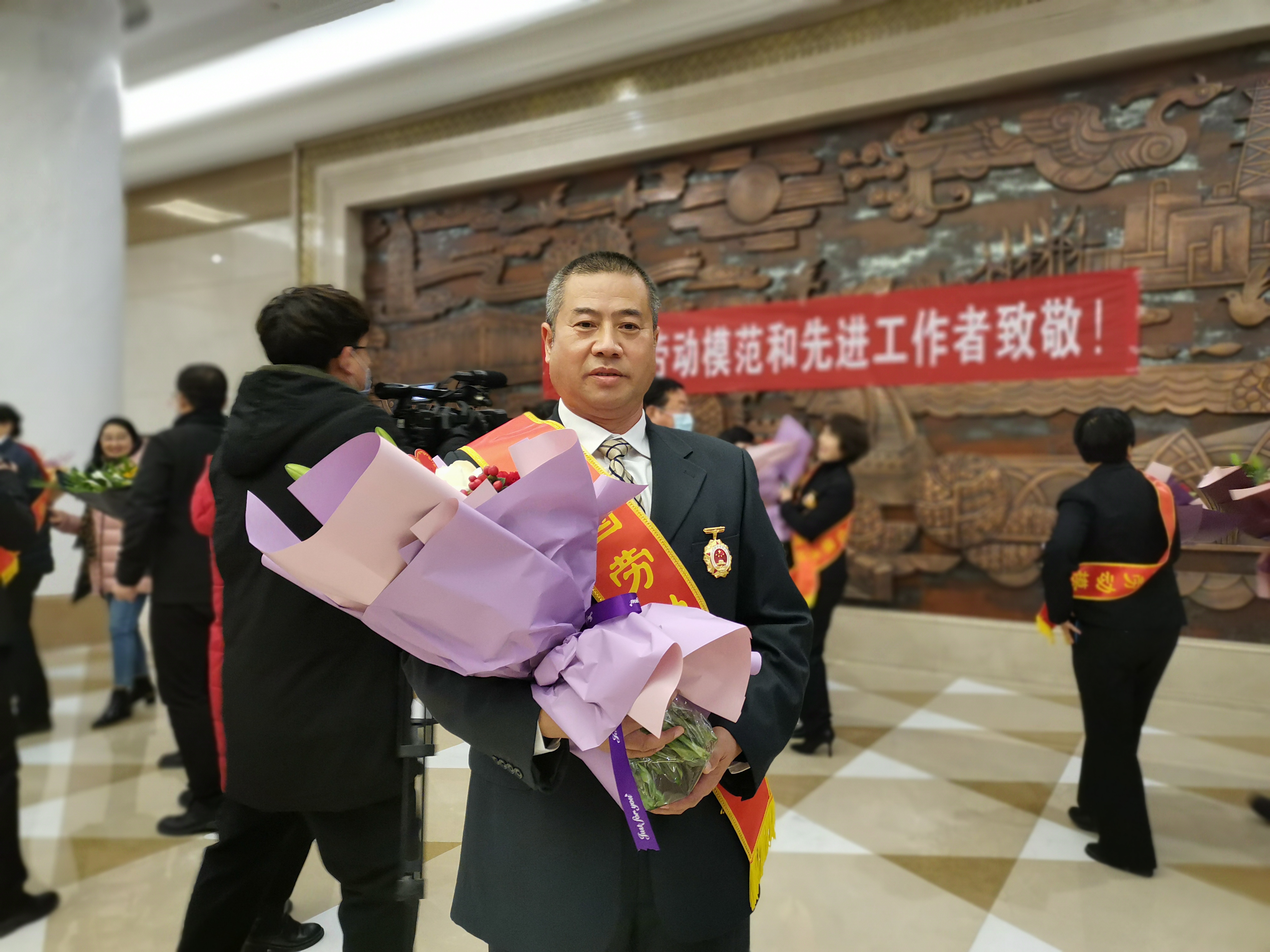 周建宇校友榮獲全國勞動(dòng)模范稱號(hào)(圖1)